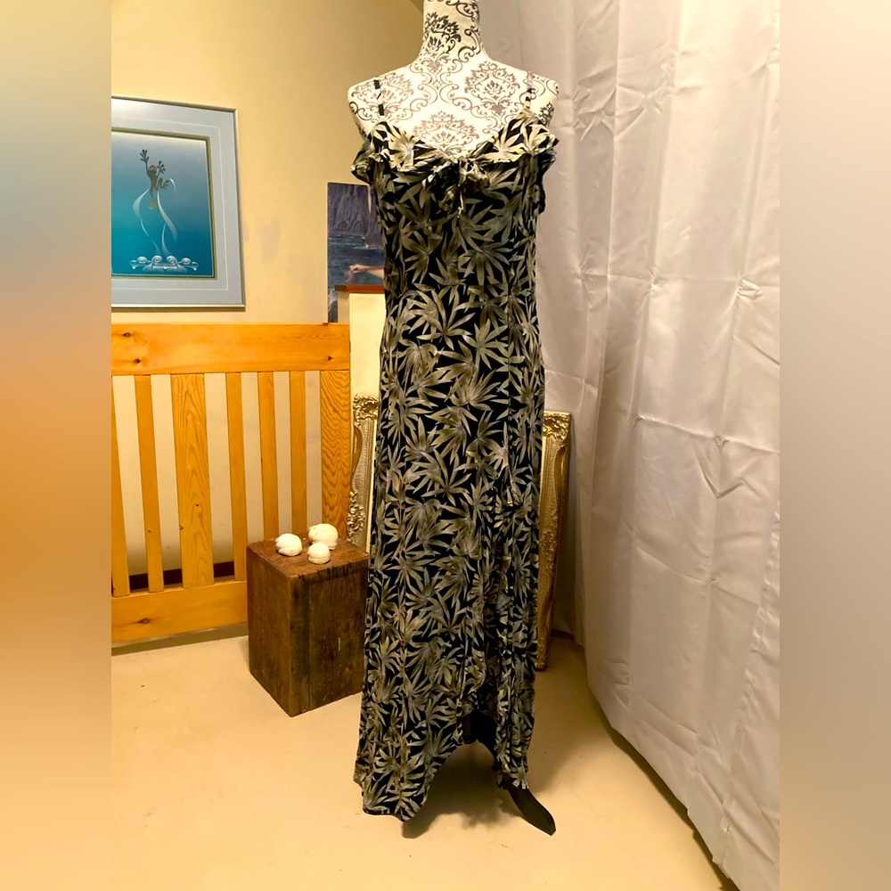 Volcom Excapism Island Maxi Dress (L) ~ Green, Cream & Black Tropical Florals